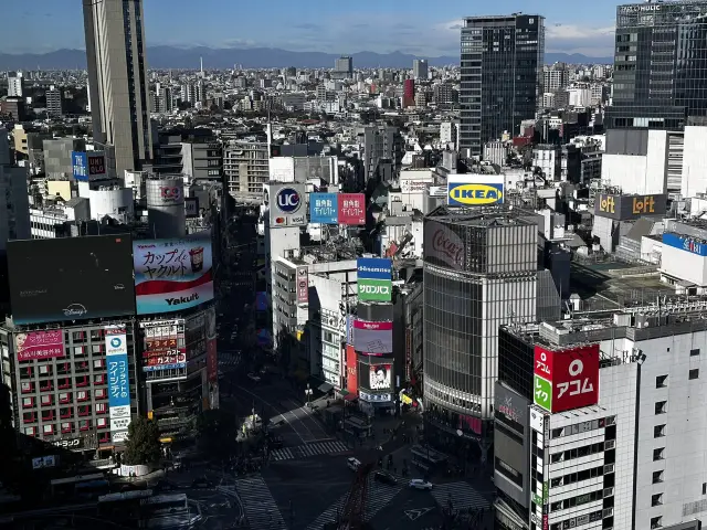 Shibuya Scramble, a day filled with photos and vibrancy!