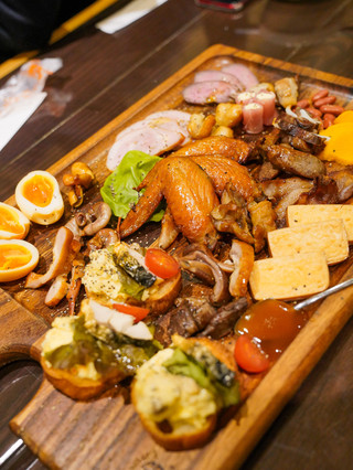 福岡県福岡市・薬院の「スミヤキエビス」で燻製料理を堪能してきたよ。