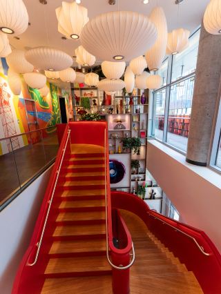 โรงแรมออสติน สนุกสนาน เต็มไปด้วยสีสัน ✨