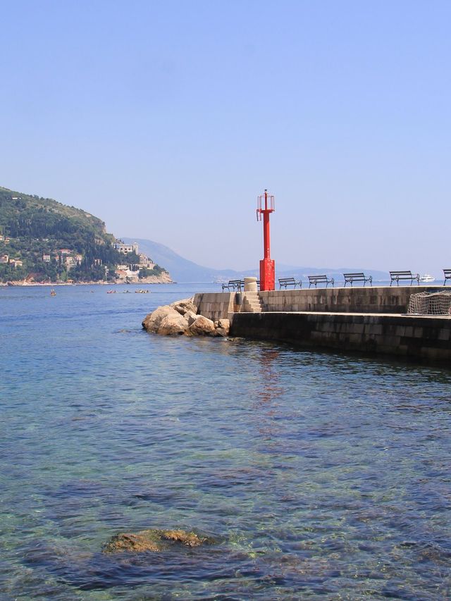 City wall and the Adriatic Sea in Dubrovnik 🇭🇷 