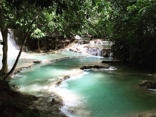 Luang Prabang: Spiritual Serenity 🌅🏞️