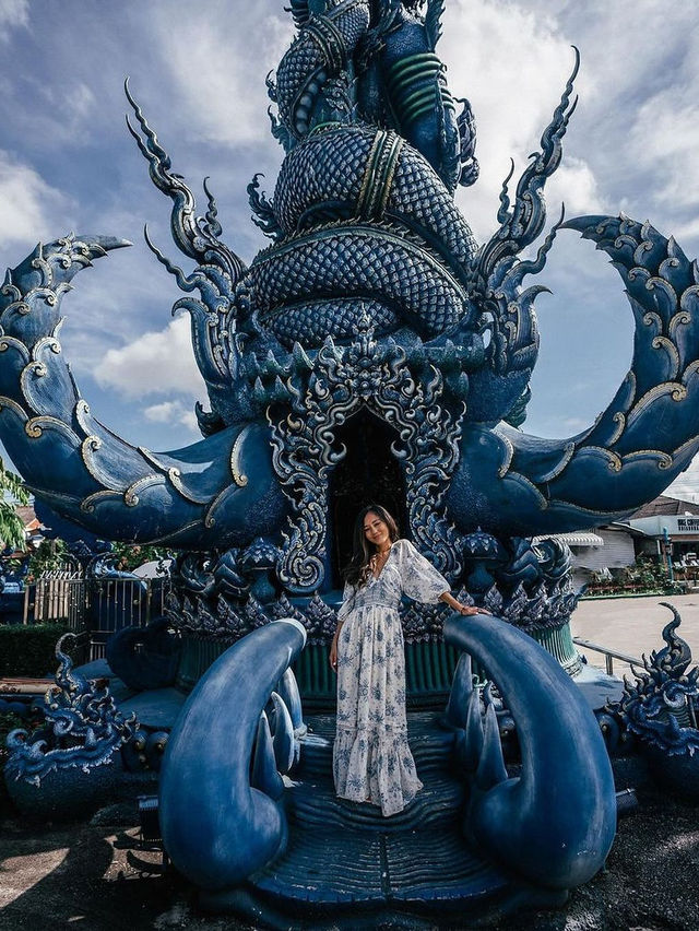 무슨 룽 수아 텐  Wat Rong Suea Ten