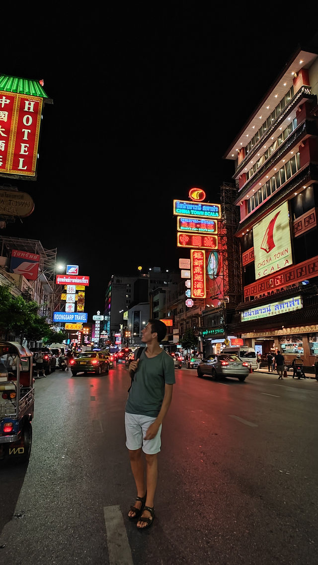 Late-Night Bites in Bangkok’s Chinatown: A Street Food Paradise 🍜🌙