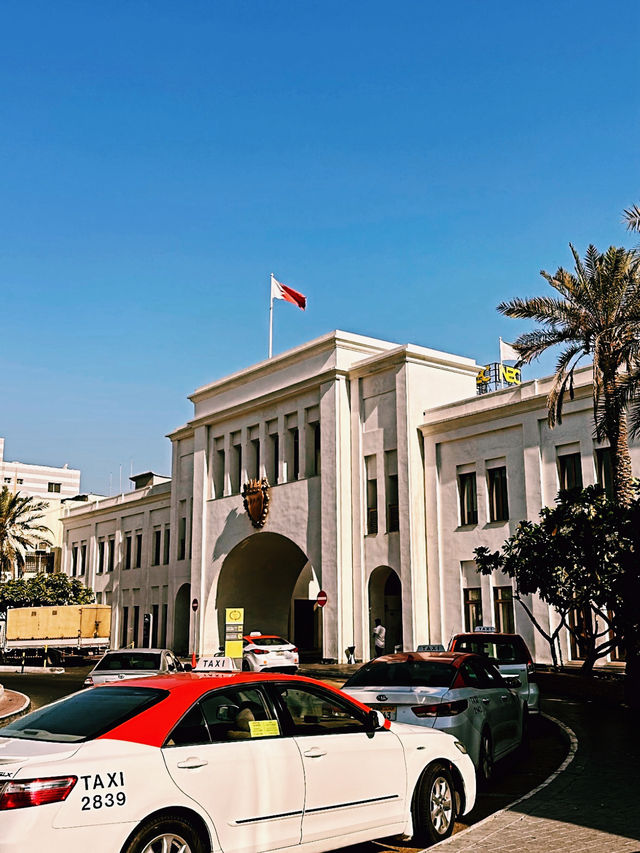 🚘💰 Explore Bahrain on a Budget with Ride-Sharing — Easy, Cool & Cost-Savvy! 🇧🇭☀️