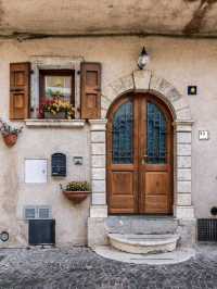 🌿 Limone sul Garda: A Lakeside Haven of Lemons and Timeless Views 🇮🇹✨