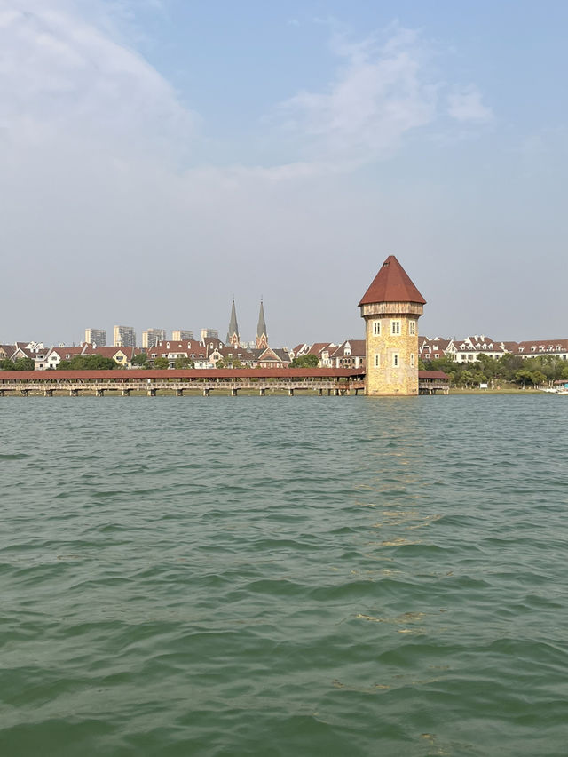 🏰🌸 Nanchang’s Hidden Europe: Pastel Palazzos & Canal Dreams in Luzern Town!