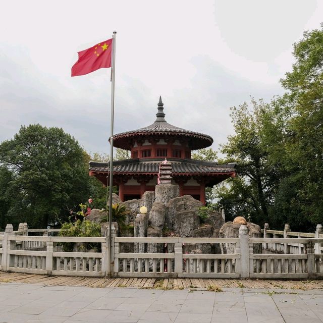Hiking into the Beautiful Taoist Temple in Yushan 🏞️⛩️🌿