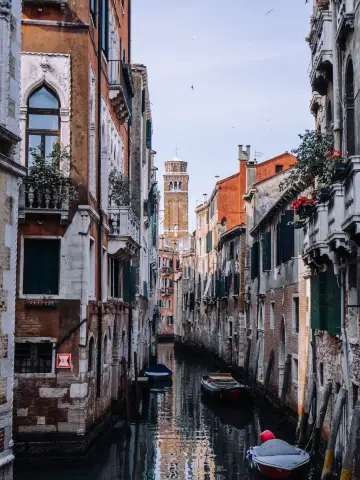 Venice, Italy – A City That Floats on Dreams
