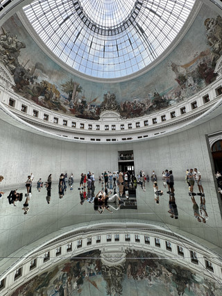 Bourse de Commerce – Pinault Collection: A Parisian Gem for Art and Architecture Enthusiasts