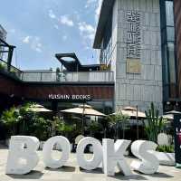 Shenzhen Yushin Bookstore 愈欣書店(前海印里店)