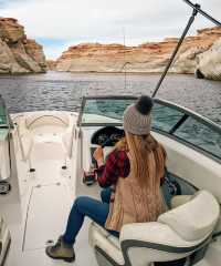 Grateful for the Wonders of Lake Powell: Exploring Arizona's Spectacular Landscapes 🚤🌵🏜🛣