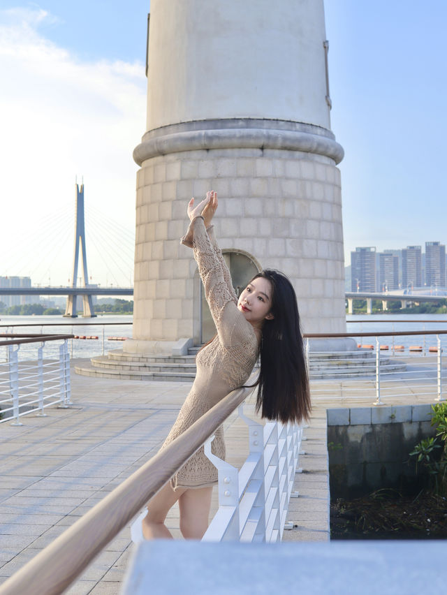 廣州南沙版「消失的她」同款燈塔