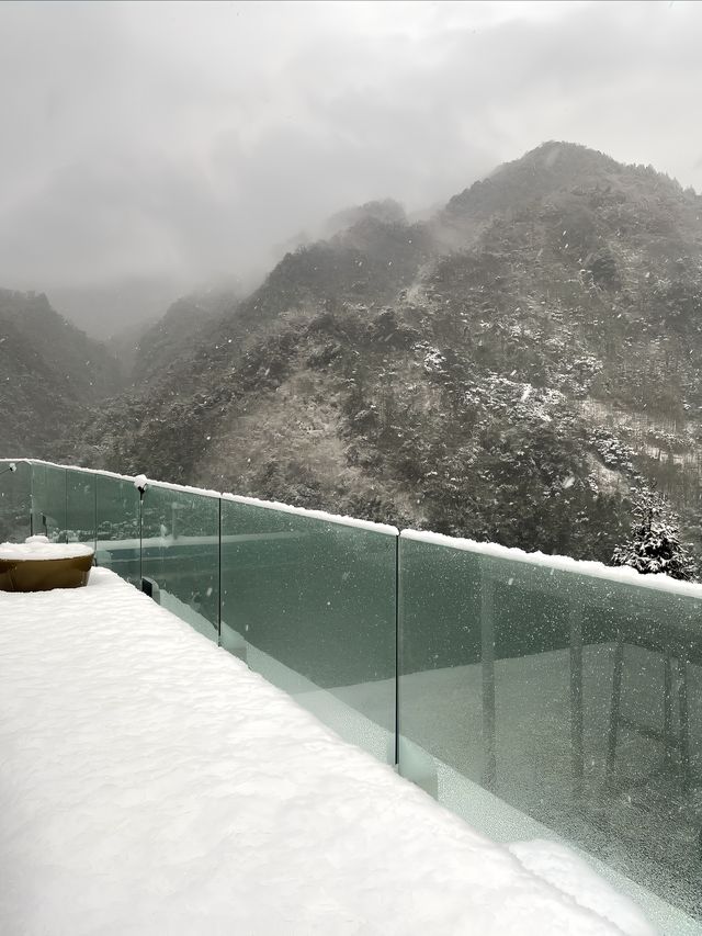 張萬森 青城山下雪啦