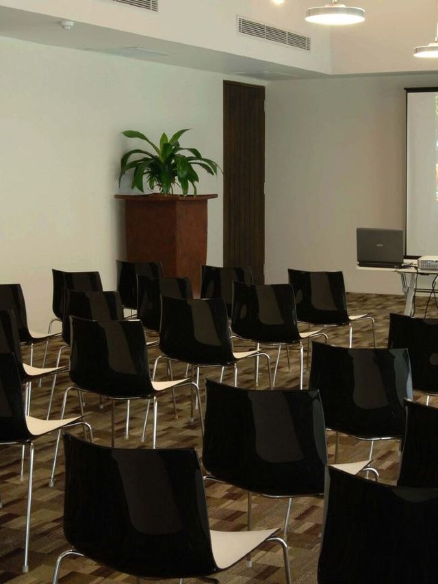 🌴🏖️ Unwind at Sri Lanka's Beachfront Bliss 🌞🍹