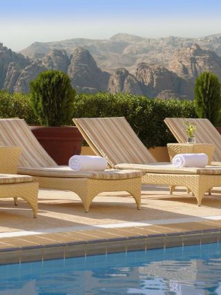 🌟 Petra's 5-Star Marvel: Marriott's Mountain Majesty 🏰✨