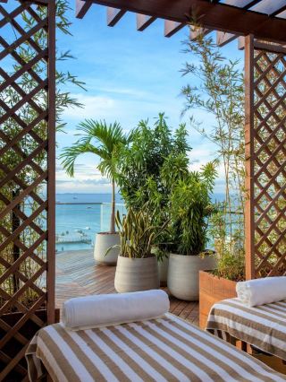 🌴✨ Salvador's Finest Stays: Top Hotel Picks! 🏨🍹