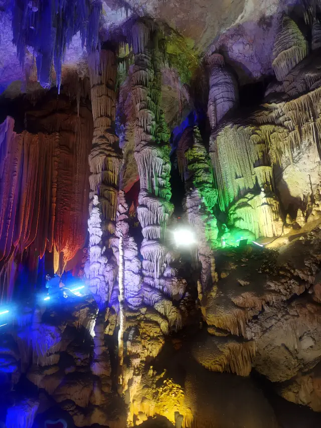 2024北京石花洞，外面温度36，里面温度20度