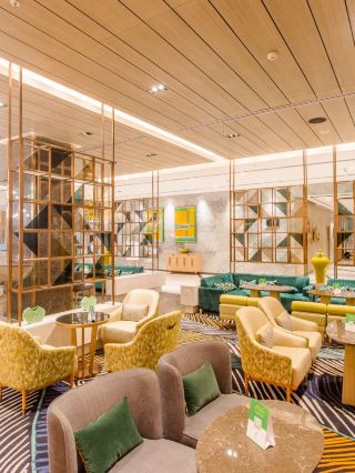 🌟✈️ Chandigarh's Comfy Stay: Holiday Inn Zirakpur 🏨