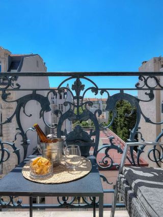 🌟 Discover Nice's Hidden Gem: Maison Lamartine 🌟