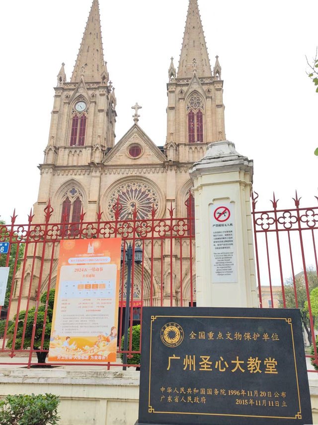 Sacred Heart Cathedral, you must visit in Guangzhou 🇨🇳