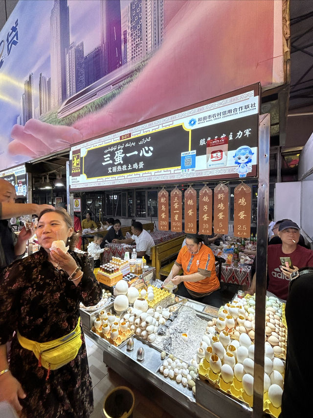 和田夜市｜新疆特色美食集匯地，必到打卡。