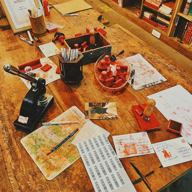 在黃桷坪｜為了這個書屋，你可以專門去一趟重慶。老闆若不在，請自助。
