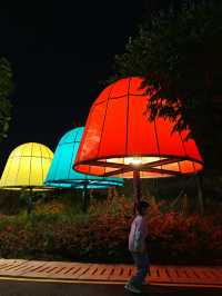 出乎意料！孩子愛上兒童公園的科普館和夜景。