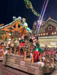 California Disneyland: Celebrate an Early Christmas with the Princesses