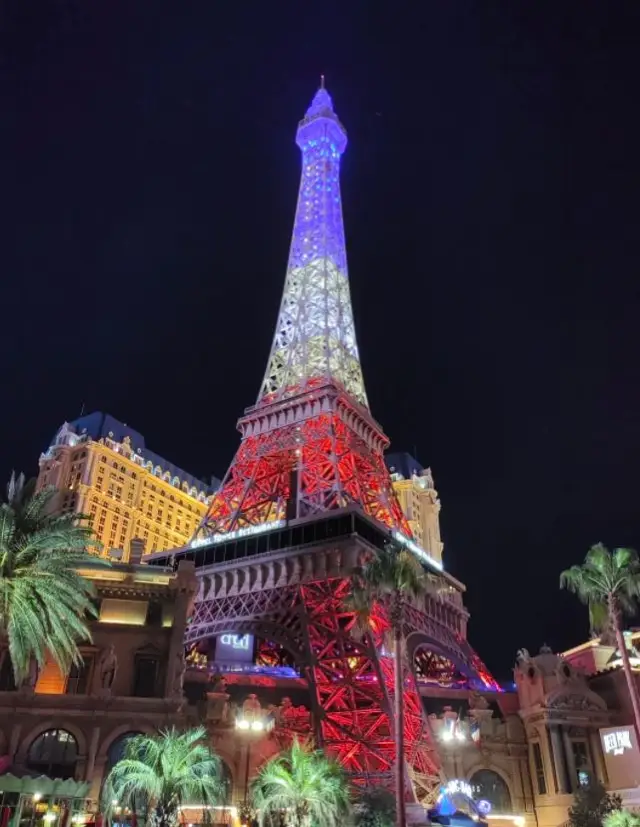 Las Vegas: Desert Dreams and Gunfire Passion