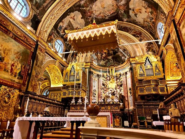 The Stunning St. John’s Cathedral in Malta ⛪✨
