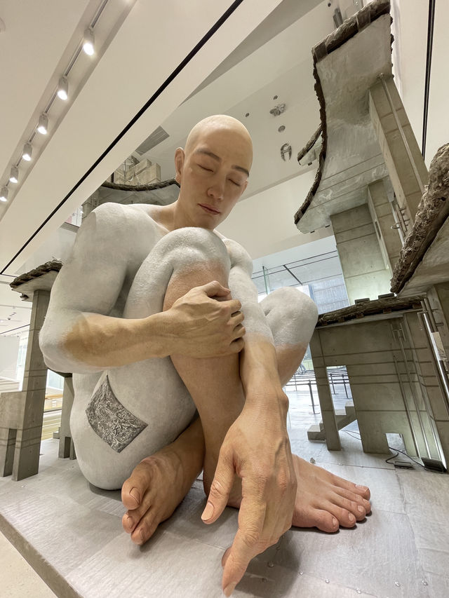 探秘深圳萬象天地巨人展，邂逅奇幻藝術盛宴