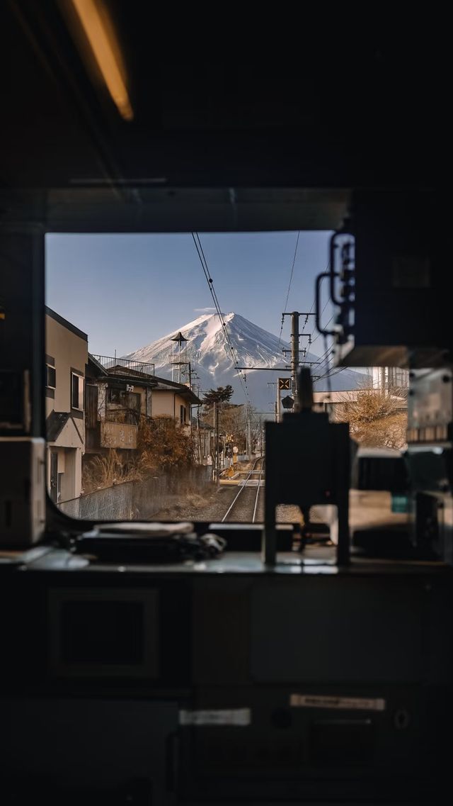總要坐一趟開往富士山的列車吧