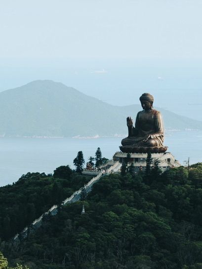  《大嶼山探索全攻略：山海祕徑與交通指南》   