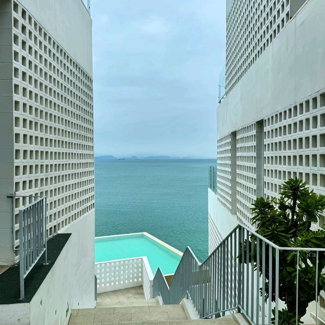 深圳官湖秘野礁石海景酒店！無邊泳池美到破防！！住進「海裡」根本捨不得退房😭
