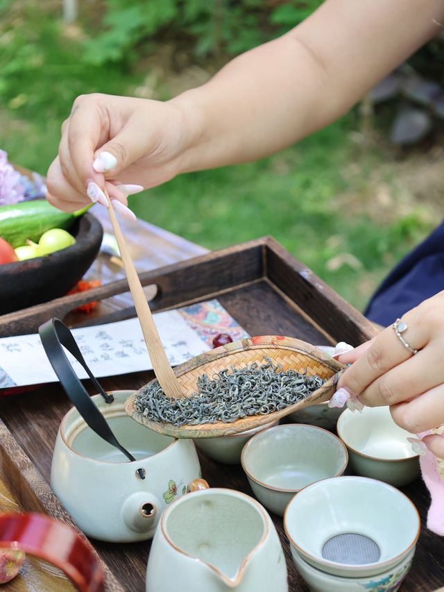 藏唔住啦！翠華山腳下嘅山野茶院太識鬆弛感
