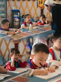 住進湖景蒙古包，給孩子一場會呼吸的成長之旅！