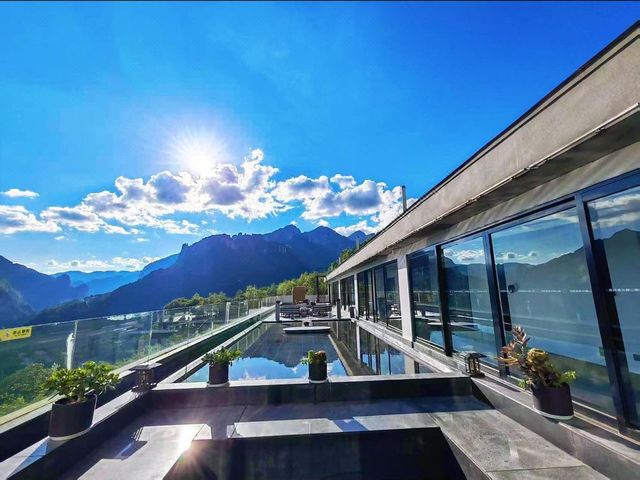 漫過恩施大峽谷的輪廓，入住清山碧水酒店