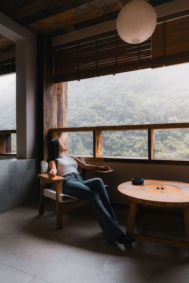 秋日 雨天 山林 私湯