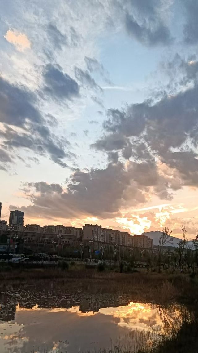 西昌寶藏民宿！近月亮湖+美食環繞超好住