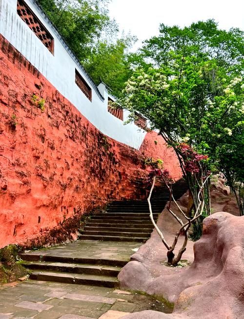 【從東坡赤壁到張文秋故居｜文豪壯懷與巾幗風骨的時空對話