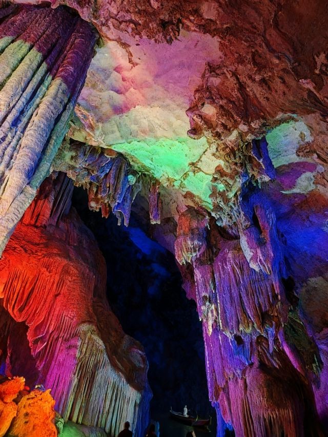 解鎖廣東的「石都仙境」!雲浮慢遊記:山水、禪意與舌尖驚喜 解鎖廣東的「石都仙境」!雲浮慢遊記:山水、禪意與舌尖驚喜