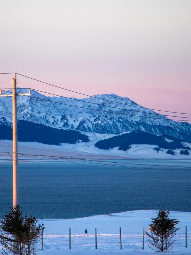冬日賽里木湖,美到失語的藍冰秘境! 冬日賽里木湖,美到失語的藍冰秘境!