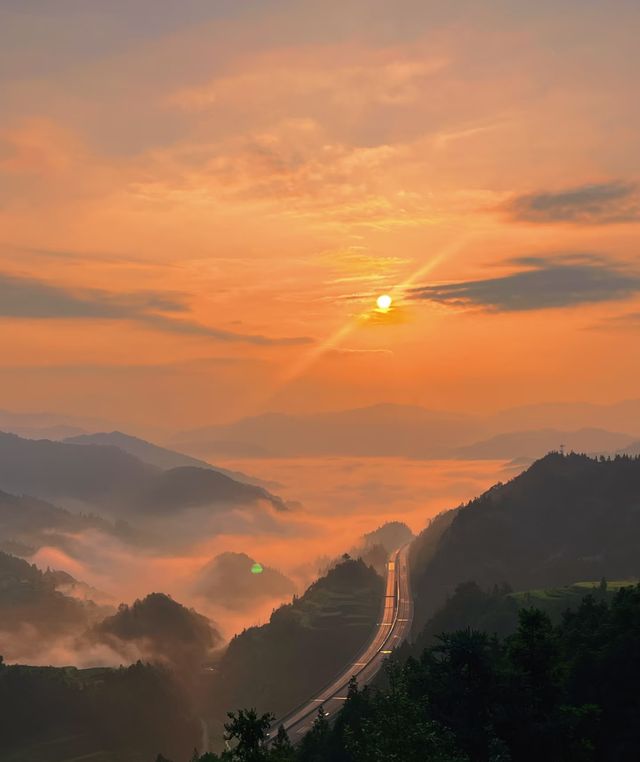 堂安侗寨這家觀景民宿直接把「住進風景裡」