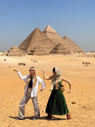 ได้สัมผัสพีระมิดในตำราเรียนที่อียิปต์