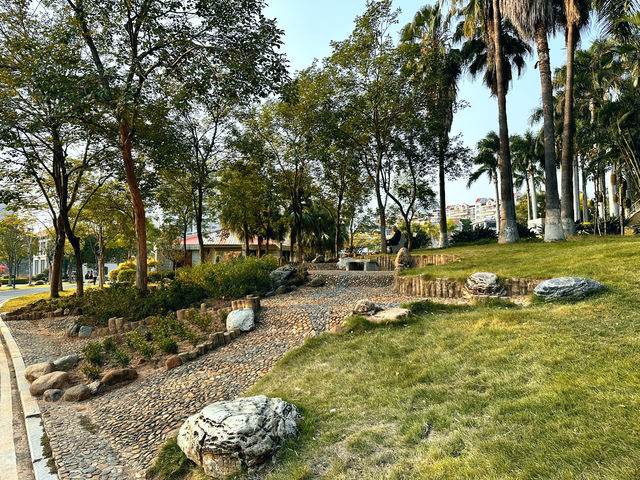 住逸居步行 10 分鐘直達 “小西湖” 住逸居步行 10 分鐘直達 “小西湖”