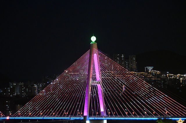 恩施秘境探險日記|3h驚險國道直達「巴東曼哈頓」 恩施秘境探險日記|3h驚險國道直達「巴東曼哈頓」
