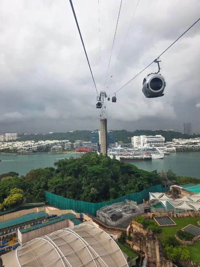 Spectacular Views from the Singapore Cable Car