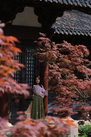 무료로 즐길 수 있는 숨겨진 보석 같은 도시 우이산은 최고 수준의 중국 미학을 간직하고 있습니다.