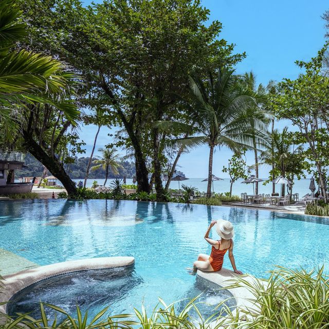 Moracea by Khao Lak Resort พักริมหาดพลาดไม่ได้