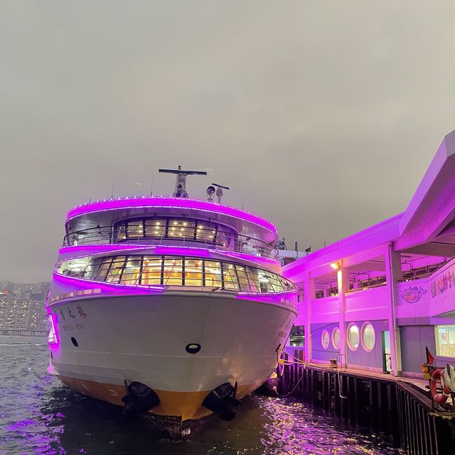 Oriental Cruise in Hongkong. (if you never been to a cruise ship, this is the best to try!! 🛥️